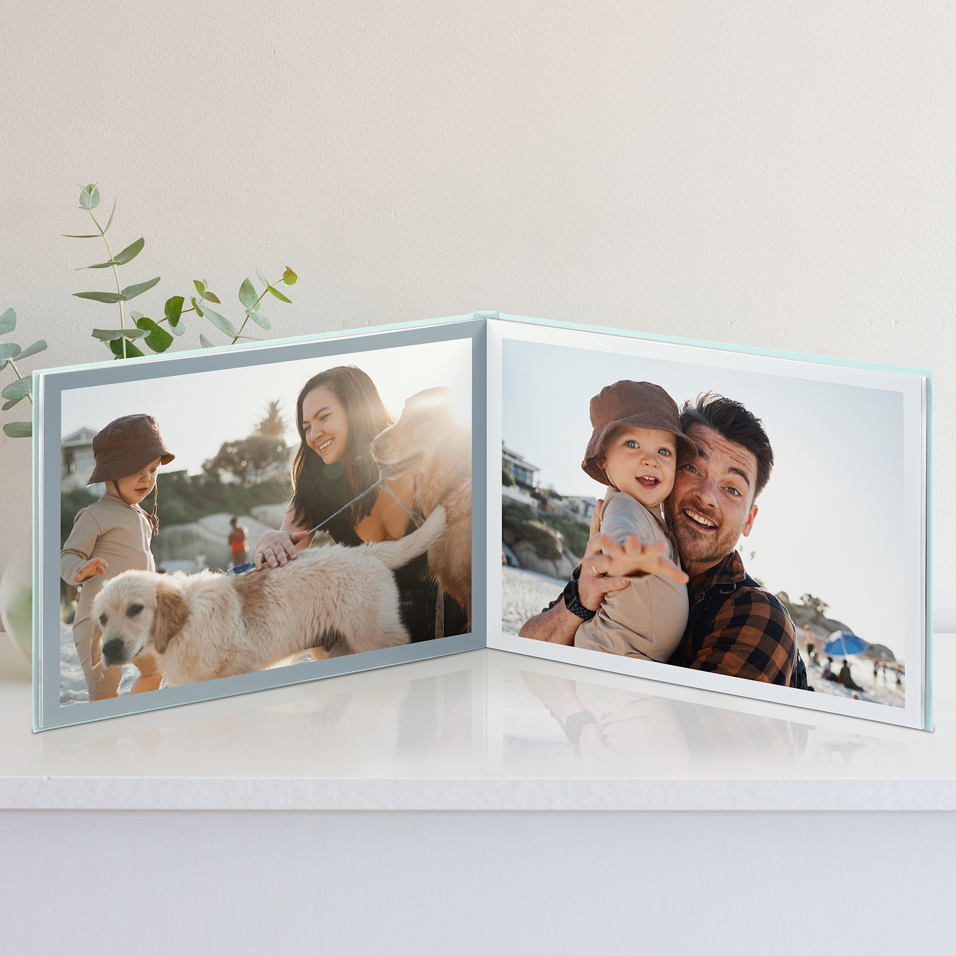 Fotobuch im DIN A4 Querformat: Hardcover mit hochwertigem Digitaldruck – personalisierte Erinnerung in edlem Design.